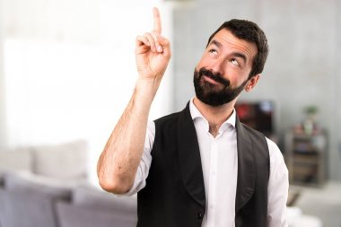 Cool adam evin içinde işaretleme