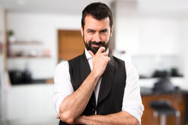 Cool adam evin içinde düşünme