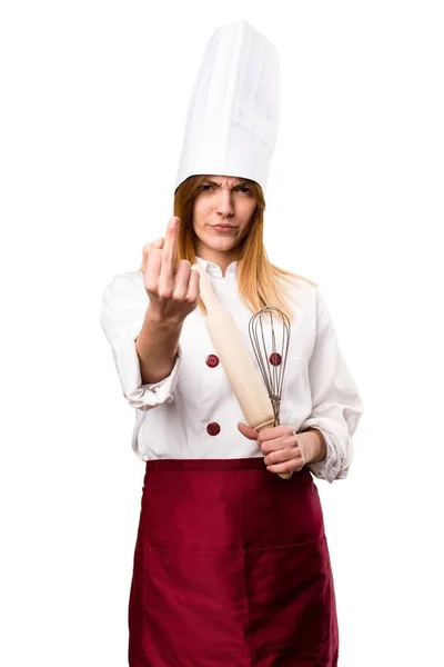 Kobieta piękna chef Dokonywanie róg gest — Zdjęcie stockowe