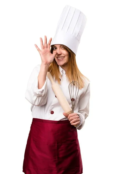 Kobieta piękna szefa kuchni co żart — Zdjęcie stockowe