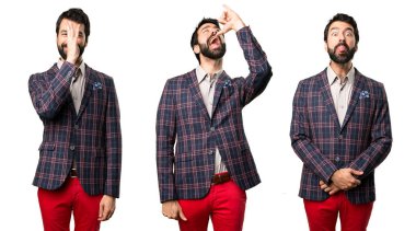 Set iyi giyinmiş adam sarhoş jest ve şaka yapma