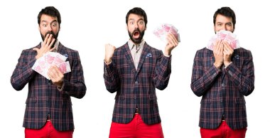  Sürpriz de dizi giyinmiş bir sürü para alarak adam