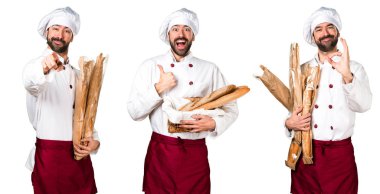 Biraz ekmek başparmak ile dayanabiliyor ve işaret eden genç baker