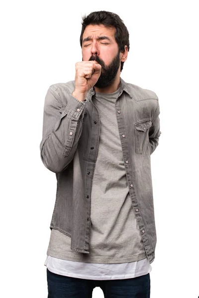Bell'uomo con la barba che tossisce molto su sfondo bianco — Foto Stock