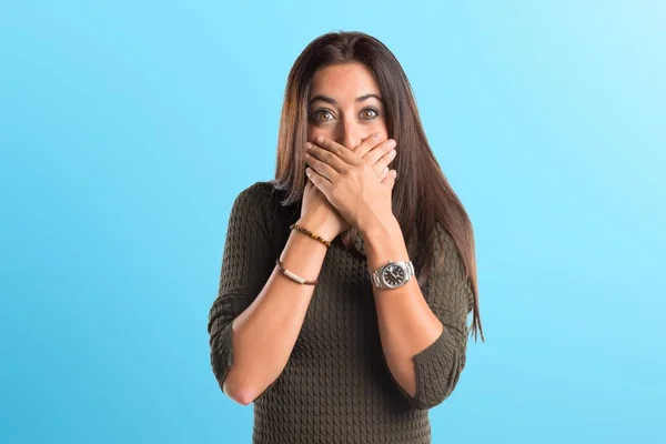 Mujer cubriéndose la boca —  Fotos de Stock