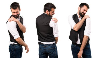 Omuz ağrısı ile serin adam ayarla