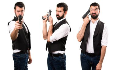 Cool adam elinde bir tabanca kümesi