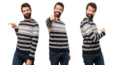 Adam bir dizi ön, yan ve arka işaret eden sakallı