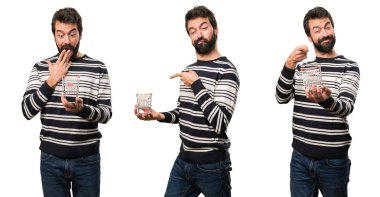 Tutmak bir süpermarket arabası oyuncak sakallı adam ayarla