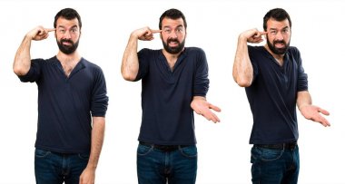 Yakışıklı adam deli jest yapma sakallı ayarla