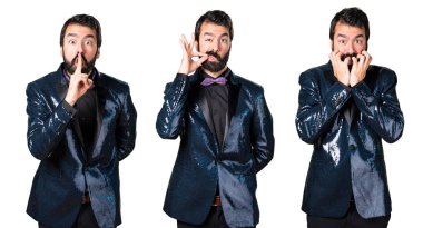 Sessizlik jest yapma payet ceket ile yakışıklı adam