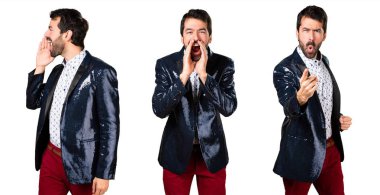 Ceket bağıran adamla