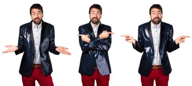 Ceket şüpheleri laterallerin işaret eden adamla