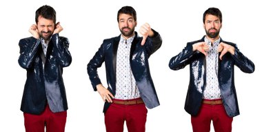 Adam kötü sinyal yapma ceket ile