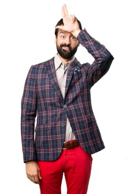 İyi giyimli adam kaybeden beyaz arka plan üzerinde kayıt yapma