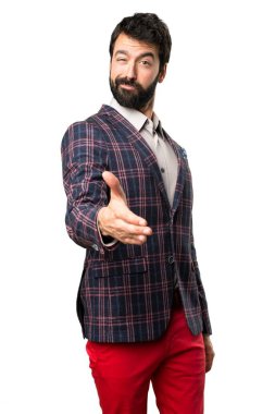 İyi giyimli adam beyaz arka plan üzerinde bir anlaşma