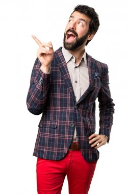 İyi giyimli adam beyaz arka plan üzerinde düşünme