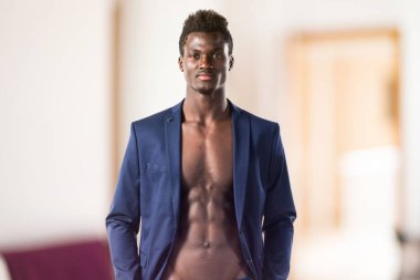 poz yakışıklı zenci