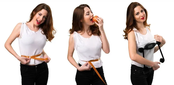 Conjunto de mujer delgada con cinta métrica y sosteniendo una manzana —  Fotos de Stock