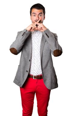 Sessizlik jest yapma yakışıklı adam arka plan izole