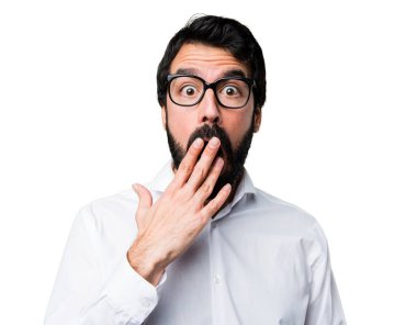 Sürpriz bir jest yapma gözlüklü yakışıklı adam