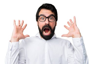 Sürpriz bir jest yapma gözlüklü yakışıklı adam