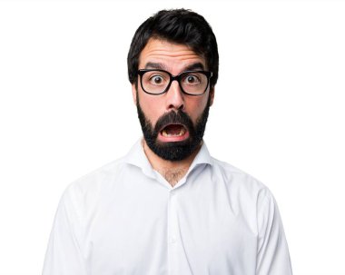 Sürpriz bir jest yapma gözlüklü yakışıklı adam