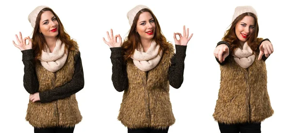 Set van Girl met winter kleding Ok teken maken — Stockfoto