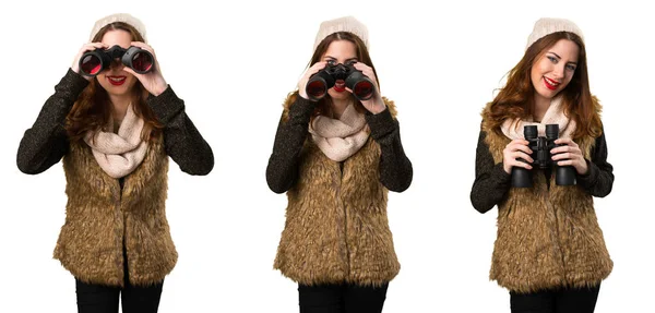 Conjunto de Menina com roupas de inverno com binóculos — Fotografia de Stock