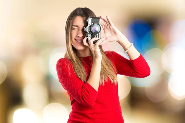 Dívka s obrázek nad bílým pozadím — Stock fotografie