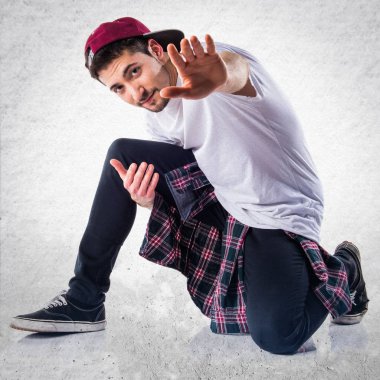 Adam dans sokak dansı