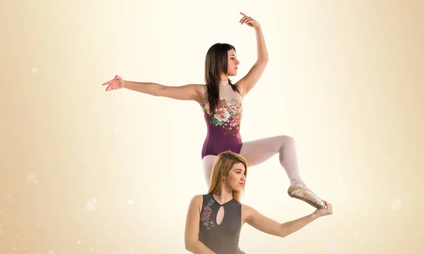 Dwie dziewczyny taniec balet — Zdjęcie stockowe