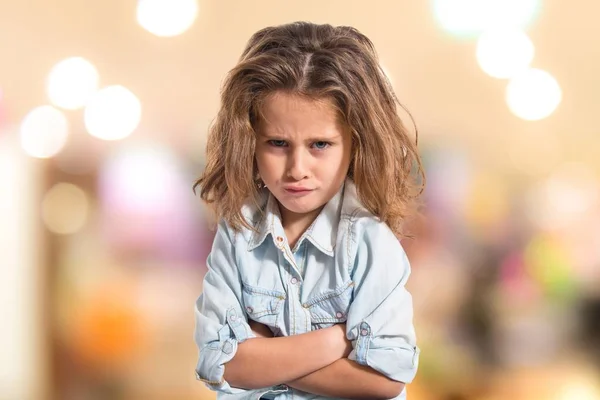 Triste menina loira bebê — Fotografia de Stock