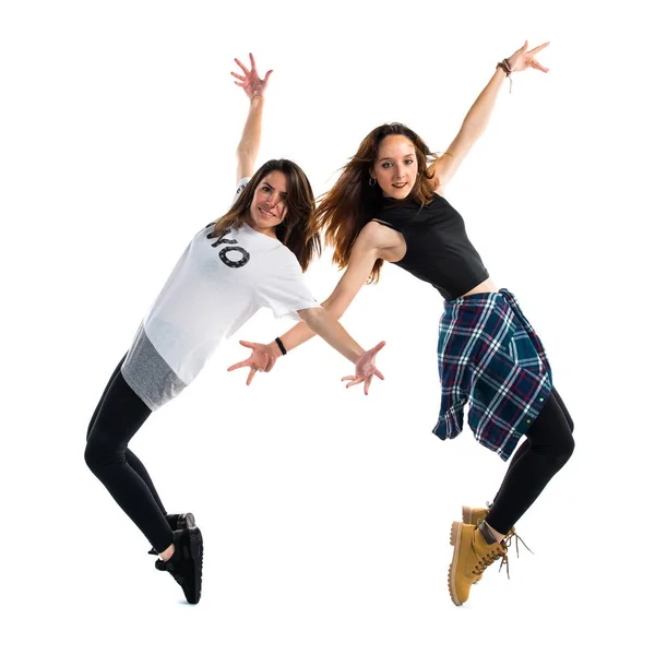 Zwei junge Mädchen tanzen Straßentanz — Stockfoto