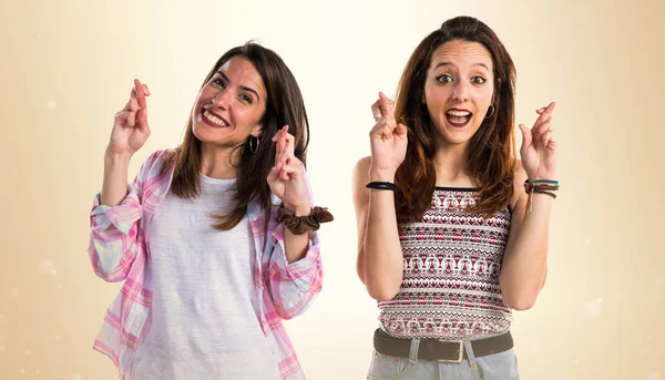 Friends with her fingers crossing — Stock Photo, Image