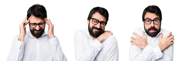 Przystojny mężczyzna w okularach z ból barku — Zdjęcie stockowe
