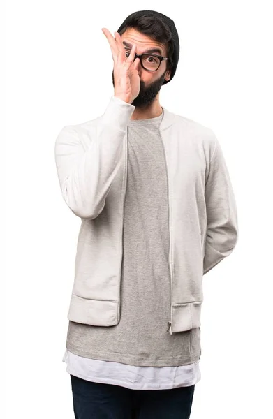 Hipster-Mann macht einen Witz auf weißem Hintergrund — Stockfoto