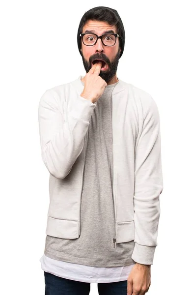 Hipster homem fazendo gesto de vômito no fundo branco — Fotografia de Stock