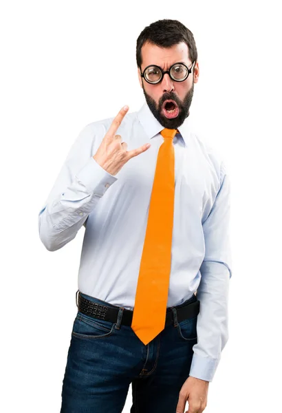 Zabawny człowiek w okularach co rock gest — Zdjęcie stockowe