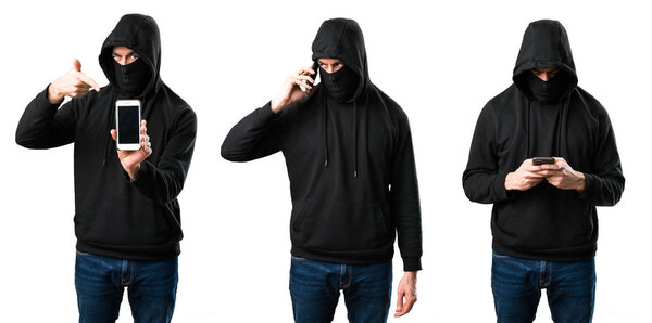 Набор с мобильным телефоном
