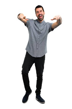 Yakışıklı adam puan parmak sana