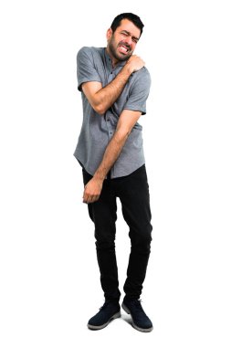 Omuz ağrısı ile yakışıklı adam