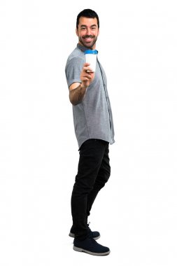 Yakışıklı adam götürmek için kahve holding