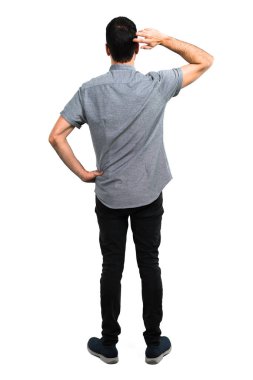 Yakışıklı adam arkada pozisyon