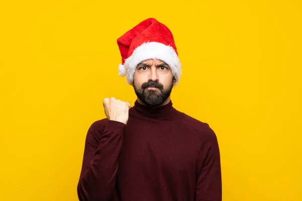 Hombre Con Sombrero Navidad Sobre Fondo Amarillo Aislado Con Gesto —  Fotos de Stock