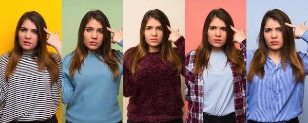 Conjunto Mujeres Haciendo Gesto Locura Poniendo Dedo Cabeza — Foto de Stock