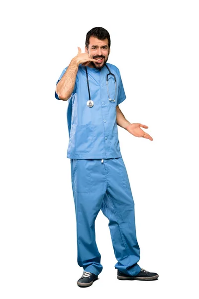 Pełne Ujęcie Lekarza Chirurga Wykonującego Gest Telefoniczny Wątpiącego Odizolowane Białe — Zdjęcie stockowe