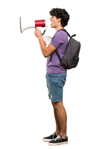 Полный Снимок Молодого Студента Кричащего Через Мегафон Изолированном Белом Фоне — стоковое фото