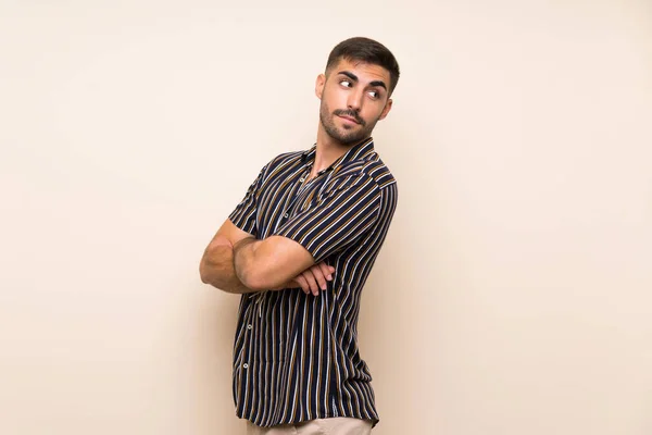 Hombre Guapo Con Barba Sobre Fondo Aislado Riendo —  Fotos de Stock