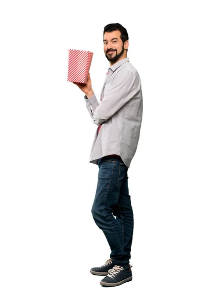 Full Length Colpo Bell Uomo Con Barba Mangiare Popcorn Sfondo — Foto Stock